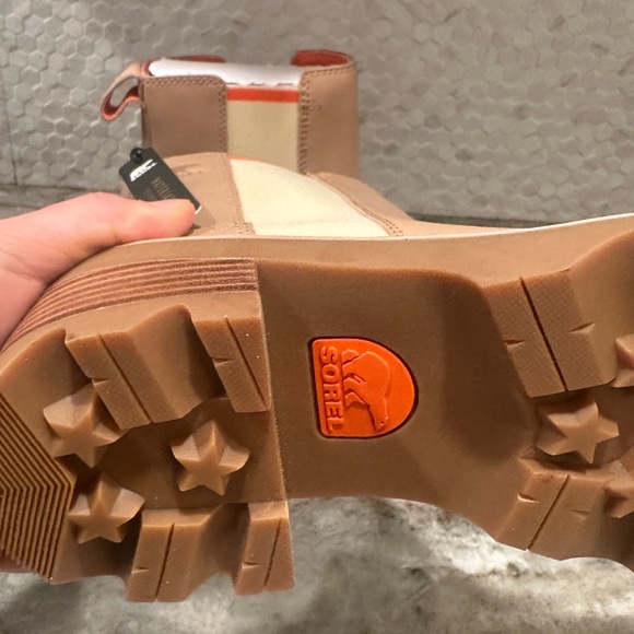 Sorel Joan Now Chelsea Boot Honest Beige Size 8.5 - Picture 6 of 6